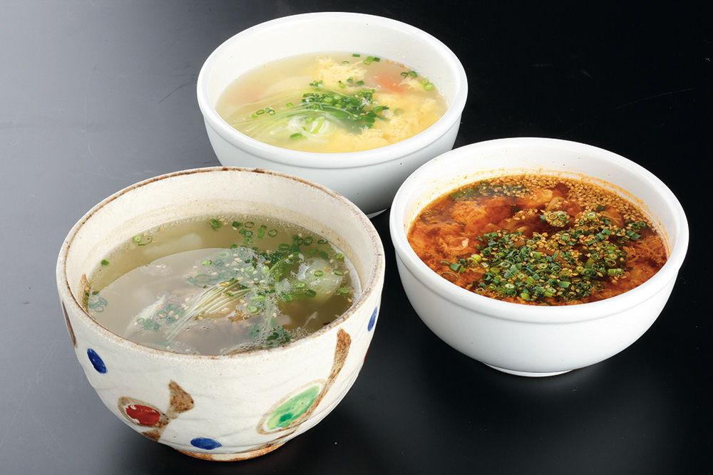 三種類のスープの写真